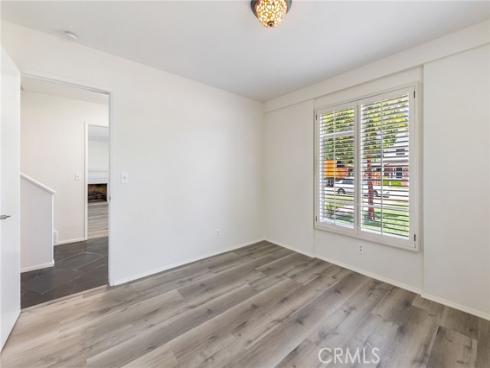 305 Robin Hood Lane, Costa Mesa, CA