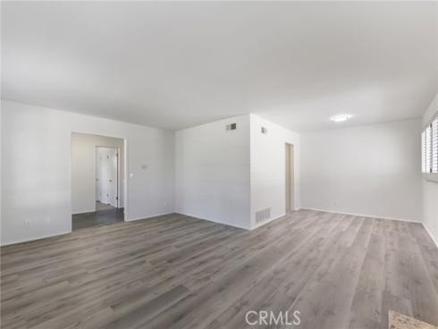 305 Robin Hood Lane, Costa Mesa, CA