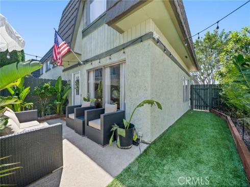 1622 Iowa Street D , Costa Mesa, CA
