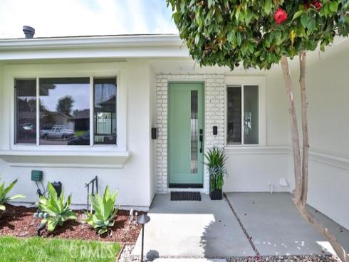 2737 Lorenzo Avenue, Costa Mesa, CA