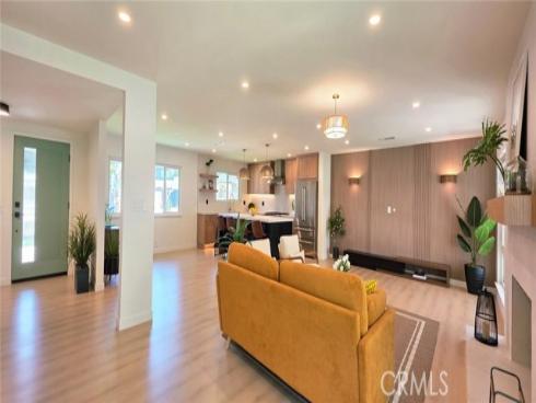 2737 Lorenzo Avenue, Costa Mesa, CA