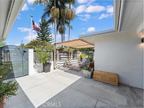 2924 Royal Palm Drive, Costa Mesa, CA