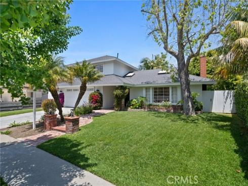 2704 Albatross Drive, Costa Mesa, CA