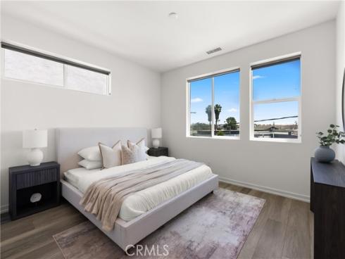 645 Channel Way , Costa Mesa, CA