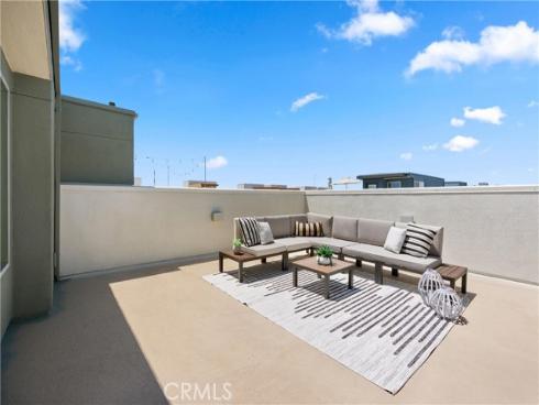 645 Channel Way , Costa Mesa, CA