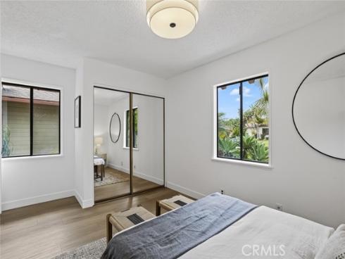 983 Oak Street, Costa Mesa, CA