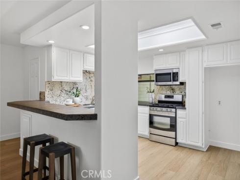 983 Oak Street, Costa Mesa, CA