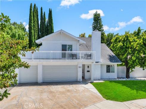 921 Dahlia Avenue, Costa Mesa, CA