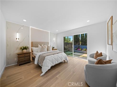 553 Sturgeon Drive, Costa Mesa, CA