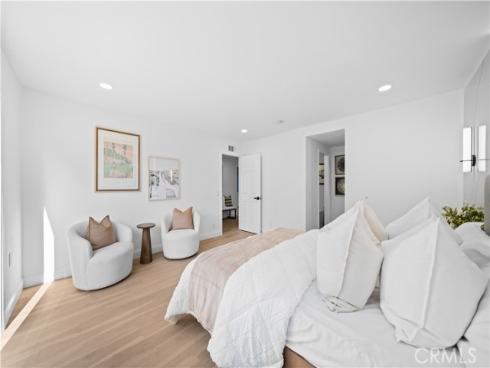 553 Sturgeon Drive, Costa Mesa, CA