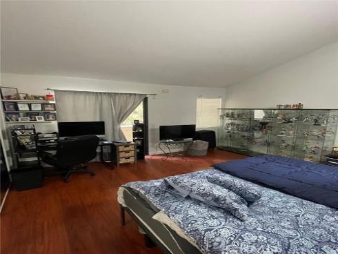 404 Brighton Springs , Costa Mesa, CA