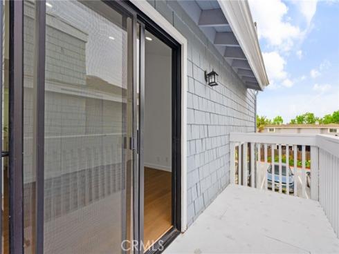 2512 Santa Ana 3 Avenue, Costa Mesa, CA