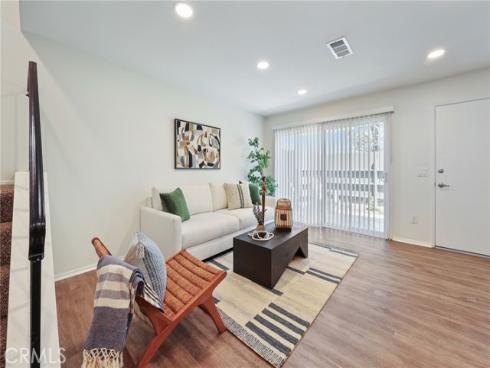 1634 Iowa B Street, Costa Mesa, CA