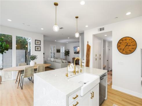 2294 Pacific Avenue, Costa Mesa, CA