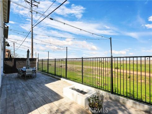 2294 Pacific Avenue, Costa Mesa, CA