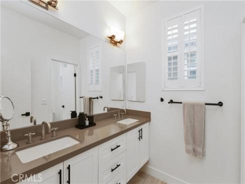 2294 Pacific Avenue, Costa Mesa, CA