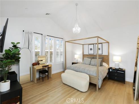 2294 Pacific Avenue, Costa Mesa, CA