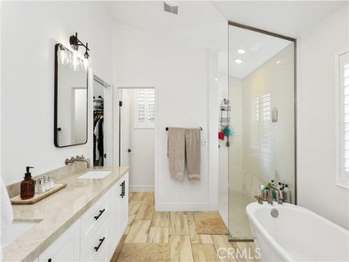 2294 Pacific Avenue, Costa Mesa, CA