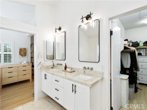 2294 Pacific Avenue, Costa Mesa, CA