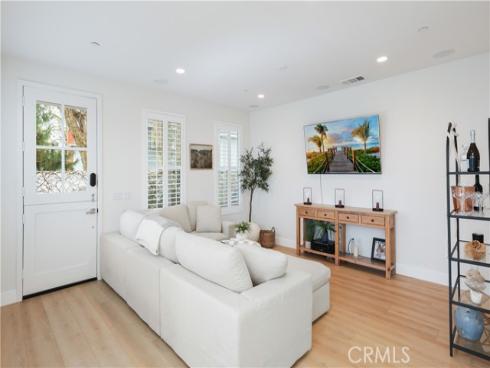 2294 Pacific Avenue, Costa Mesa, CA