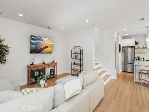 2294 Pacific Avenue, Costa Mesa, CA