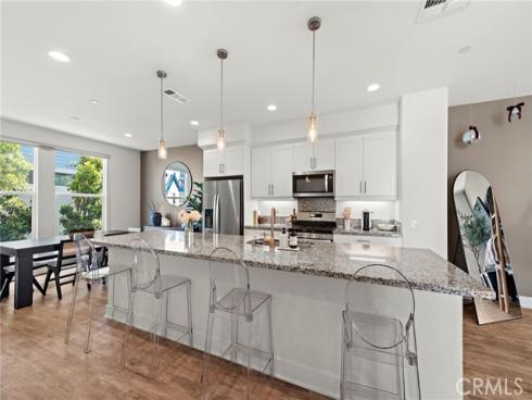 645 W 17th Street, Costa Mesa, CA