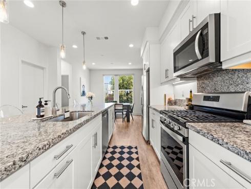 645 W 17th Street, Costa Mesa, CA