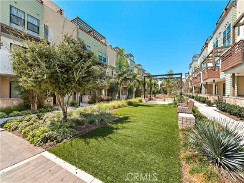 645 W 17th Street, Costa Mesa, CA