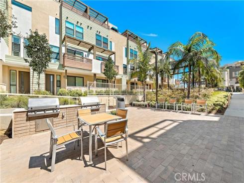 645 W 17th Street, Costa Mesa, CA