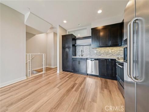 639 Channel Way, Costa Mesa, CA