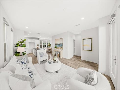 1607 Somerton Dr , Costa Mesa, CA