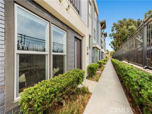 1607 Somerton Dr , Costa Mesa, CA