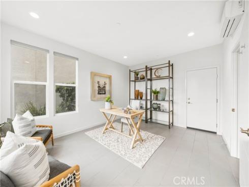 1607 Somerton Dr , Costa Mesa, CA