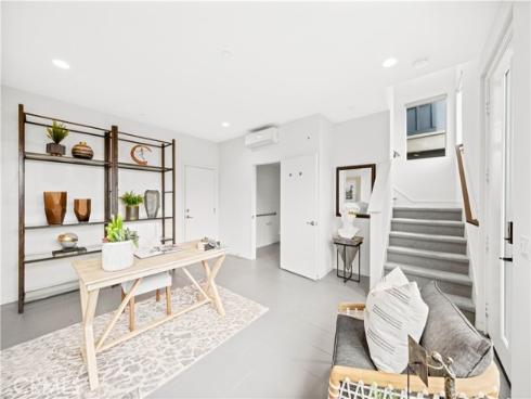 1607 Somerton Dr , Costa Mesa, CA