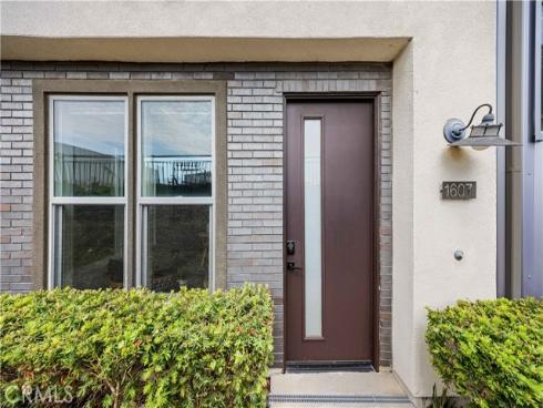 1607 Somerton Dr , Costa Mesa, CA