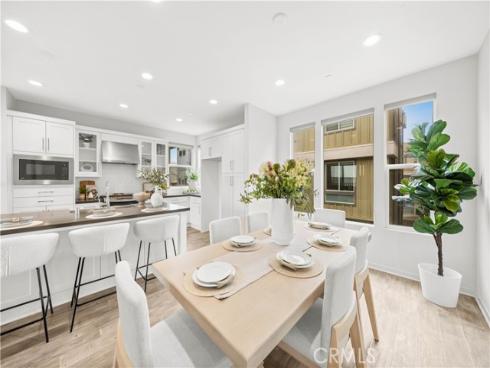 1607 Somerton Dr , Costa Mesa, CA