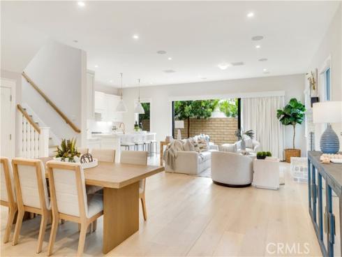 387  La Perle   Place, Costa Mesa, CA