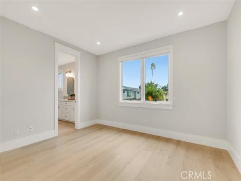 387  La Perle   Place, Costa Mesa, CA