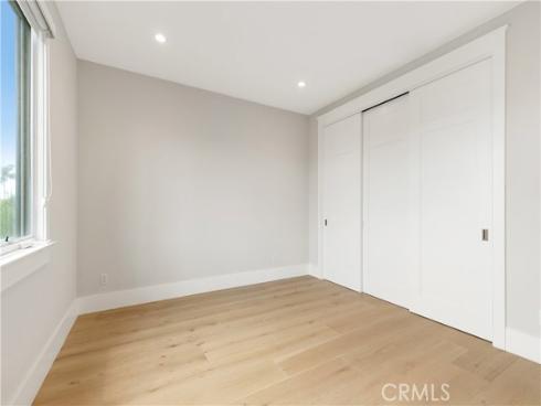 387  La Perle   Place, Costa Mesa, CA