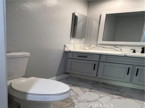 613 Lakeview 17 Lane, Costa Mesa, CA