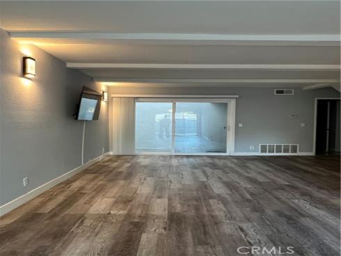 613 Lakeview 17 Lane, Costa Mesa, CA