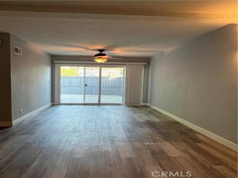 613 Lakeview 17 Lane, Costa Mesa, CA