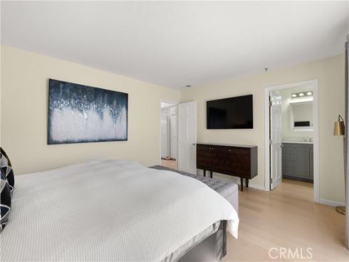 345  Avocado  201B  Street, Costa Mesa, CA