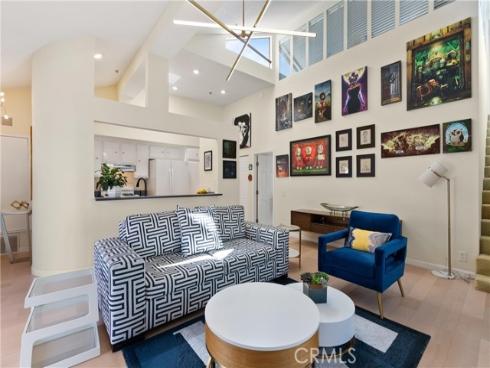 345  Avocado  201B  Street, Costa Mesa, CA