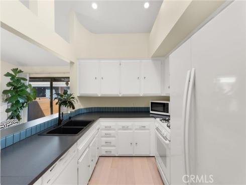 345  Avocado  201B  Street, Costa Mesa, CA