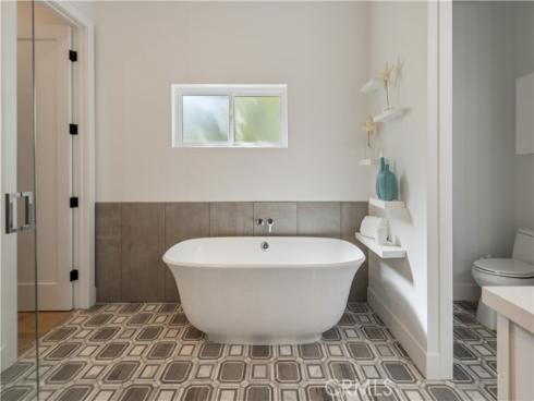 333 Mesa Drive, Costa Mesa, CA