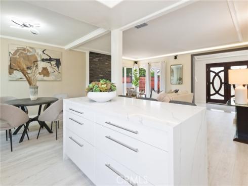 2798 Redwing , Costa Mesa, CA