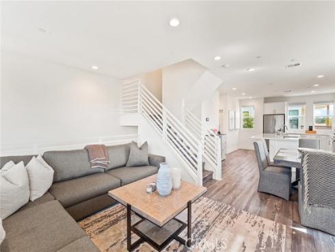 697 W 17th  , Costa Mesa, CA