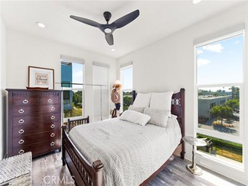 697 W 17th  , Costa Mesa, CA