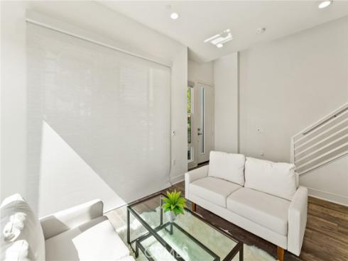 697 W 17th  , Costa Mesa, CA